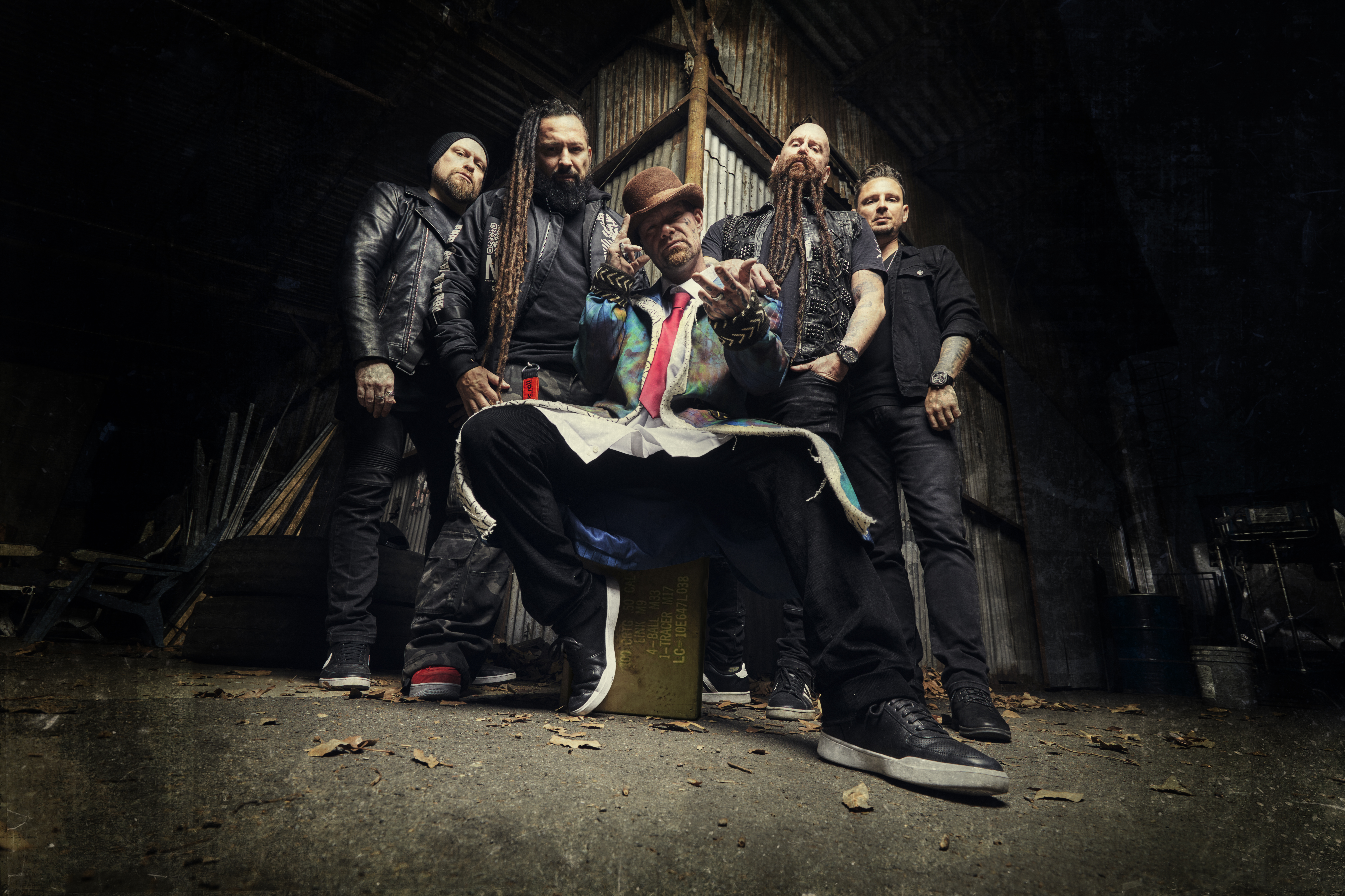 FIVE FINGER DEATH PUNCH, Zoltan Bathory e il making of di Afterlife